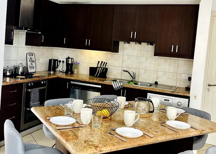 Semesterbostad Pepper House With Pool