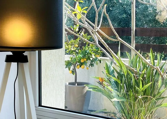 Semesterbostad Pepper House With Pool *